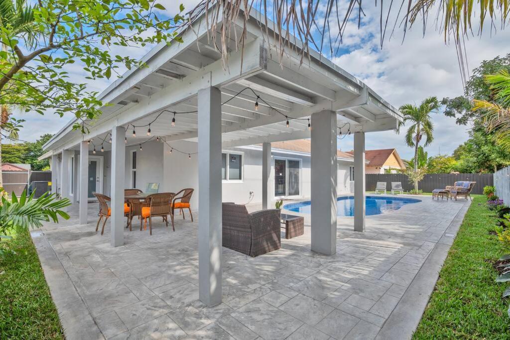 Spacious 4 Bedrooms, 2 Bathroom House With Pool Miramar Exteriér fotografie