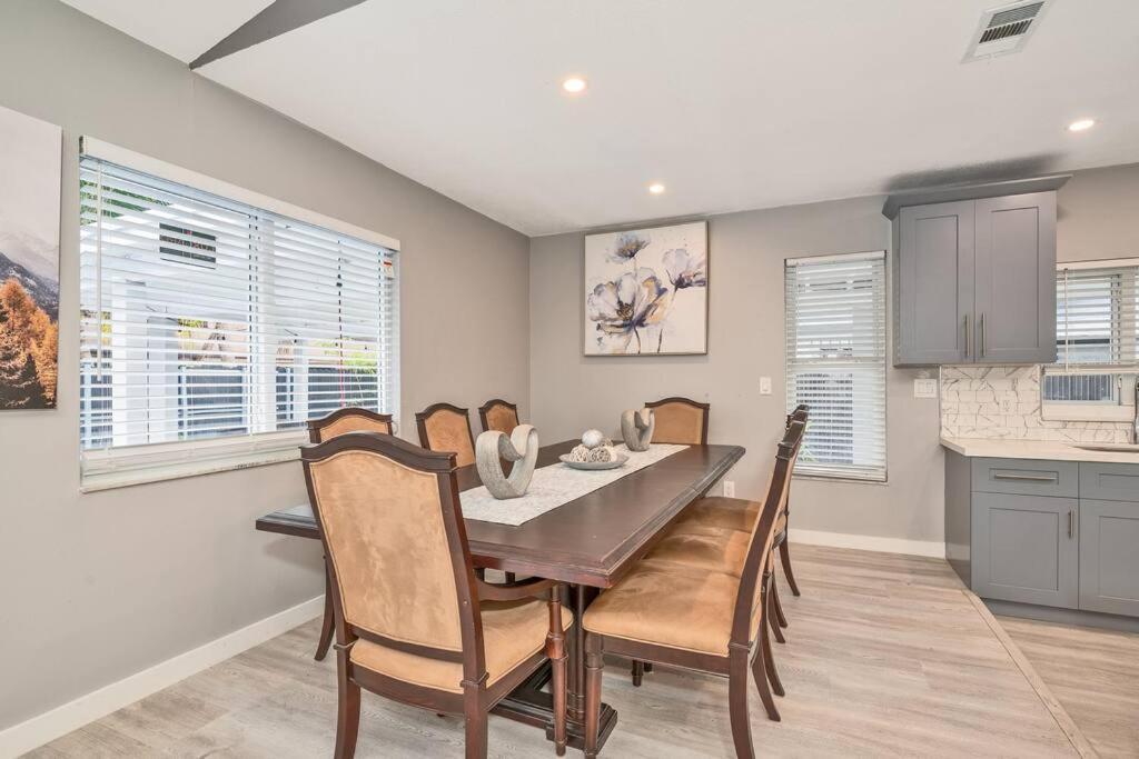 Spacious 4 Bedrooms, 2 Bathroom House With Pool Miramar Exteriér fotografie